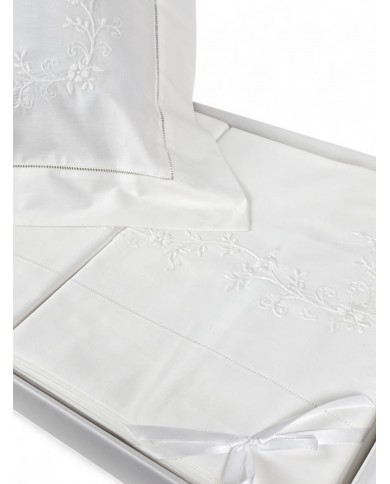 Completo Lenzuola matrimoniali ricamate in percalle di cotone bianco art. lc7604