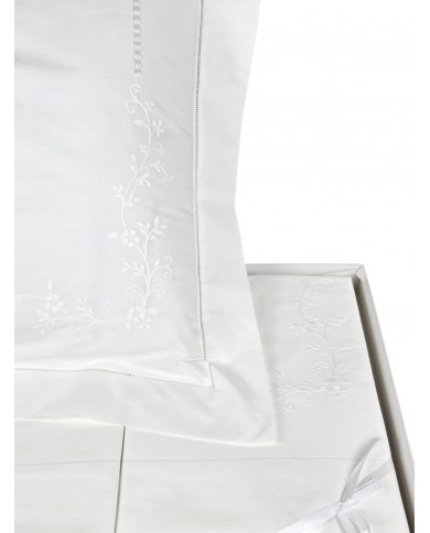 Completo Lenzuola matrimoniali ricamate in percalle di cotone bianco art. lc7604