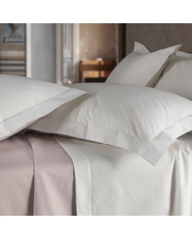 Coppia Federe in percalle di cotone con punto a giorno e tre volani Maestri Cotonieri