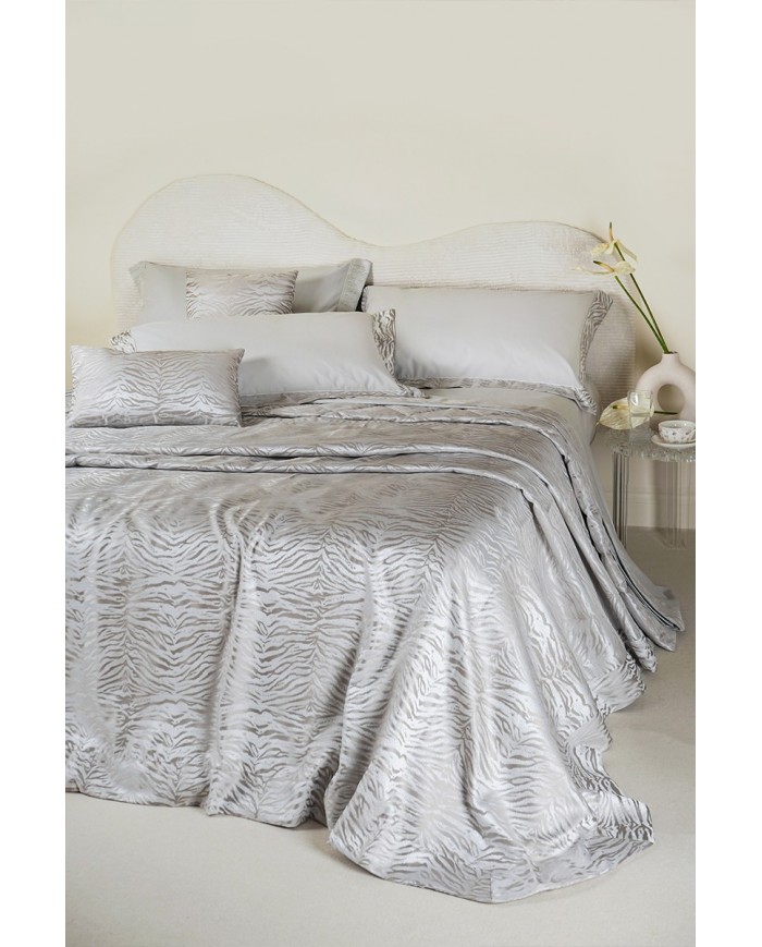 Copriletto matrimoniale in raso operato Keran Battaglia Classico Italiano