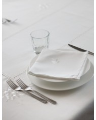 Servizio da tavola ricamato bianco 18 posti art. 019