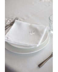 Servizio da tavola ricamato bianco 18 posti art. 019