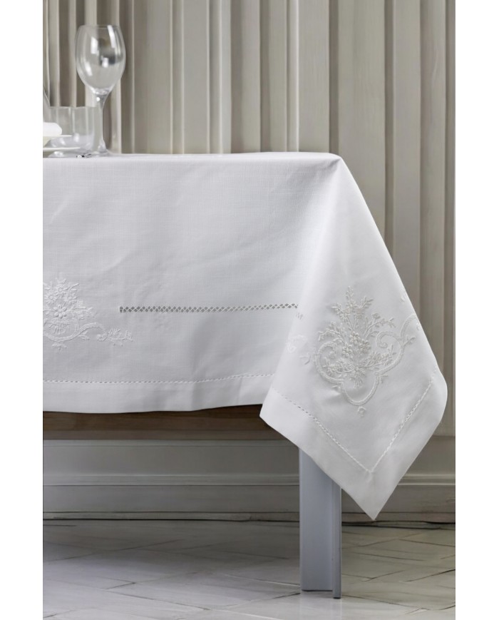 Servizio da tavola ricamato 18 posti con punto a giorno