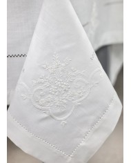 Servizio da tavola ricamato 18 posti con punto a giorno