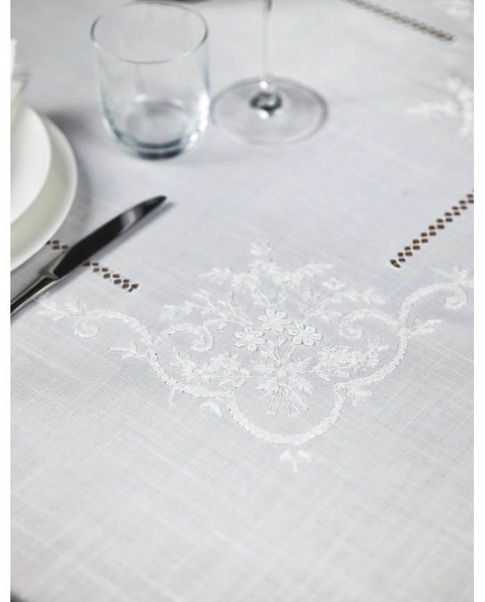 Servizio da tavola ricamato 18 posti con punto a giorno