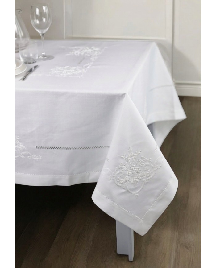 Servizio da tavola ricamato 18 posti con punto a giorno