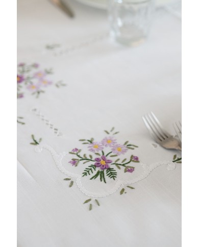 Servizio da tavola 18 posti bianco con ricamo colorato art. 021