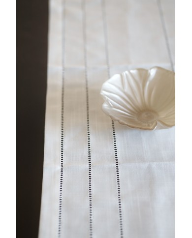 Runner ricamato con orlo a giorno 40x135 art. 4019