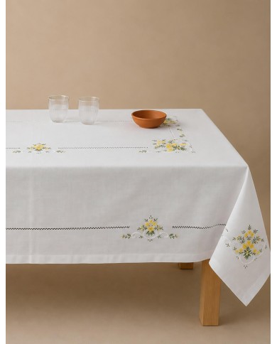 Servizio da tavola ricamato 12 posti con punto a giorno art. 021 GIALLO