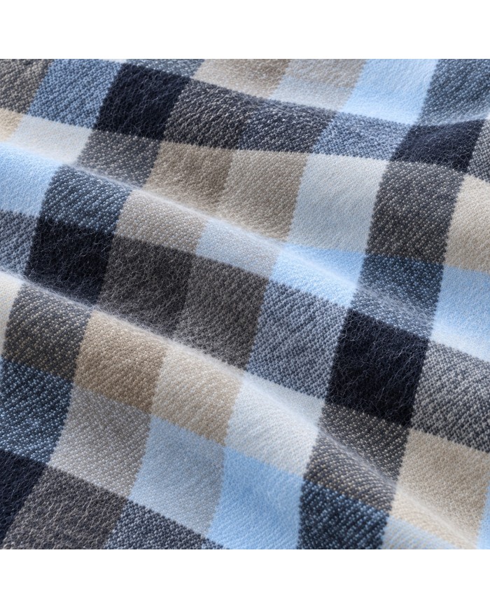 Plaid in tessuto mohair supersoft con frange Mysa