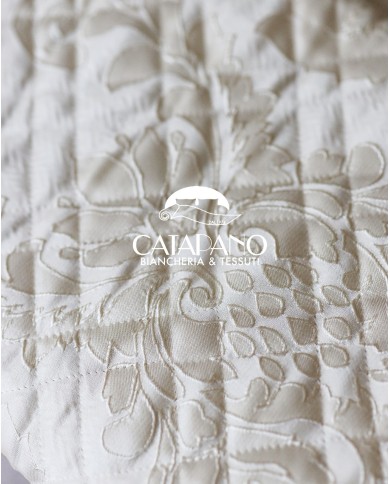 Copriletto Trapuntato matrimoniale in tessuto jacquard Rebrodè by Nada Carrara