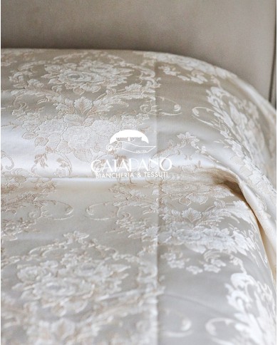 Copriletto matrimoniale Gioiello by Nada Carrara