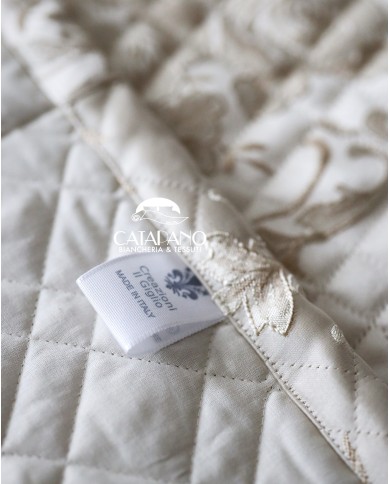 Copriletto Trapuntato matrimoniale in tessuto jacquard Gioiello by Nada Carrara