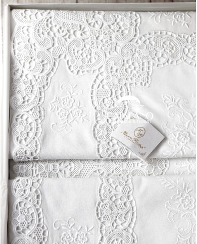 Tris in lino: copriletto, lenzuola e tovaglia Burano Maison Prestige Bianco