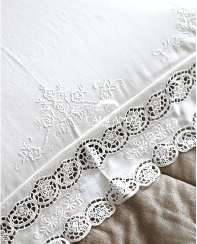 Tris in lino: copriletto, lenzuola e tovaglia Burano Maison Prestige Bianco