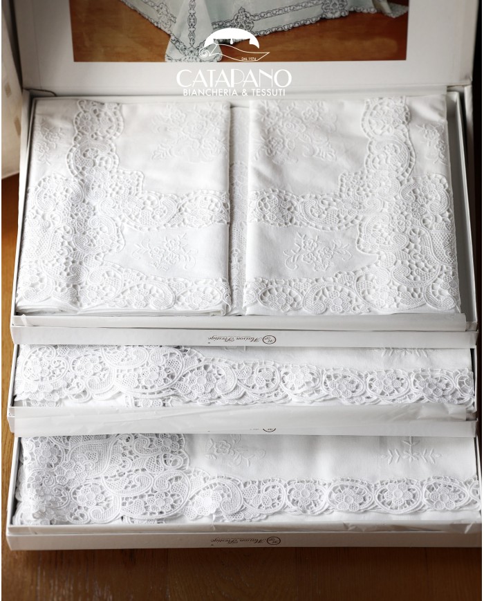 Tris in lino: copriletto, lenzuola e tovaglia Burano Maison Prestige Bianco