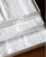 Tris in lino: copriletto, lenzuola e tovaglia Burano Maison Prestige Bianco