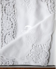 Tris in lino: copriletto, lenzuola e tovaglia Burano Maison Prestige Bianco